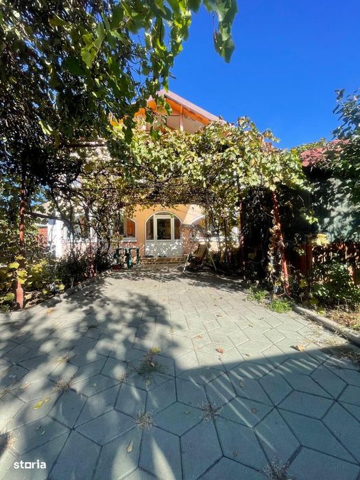Casă Barieră