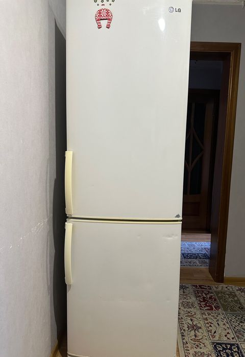 Продам холодильник