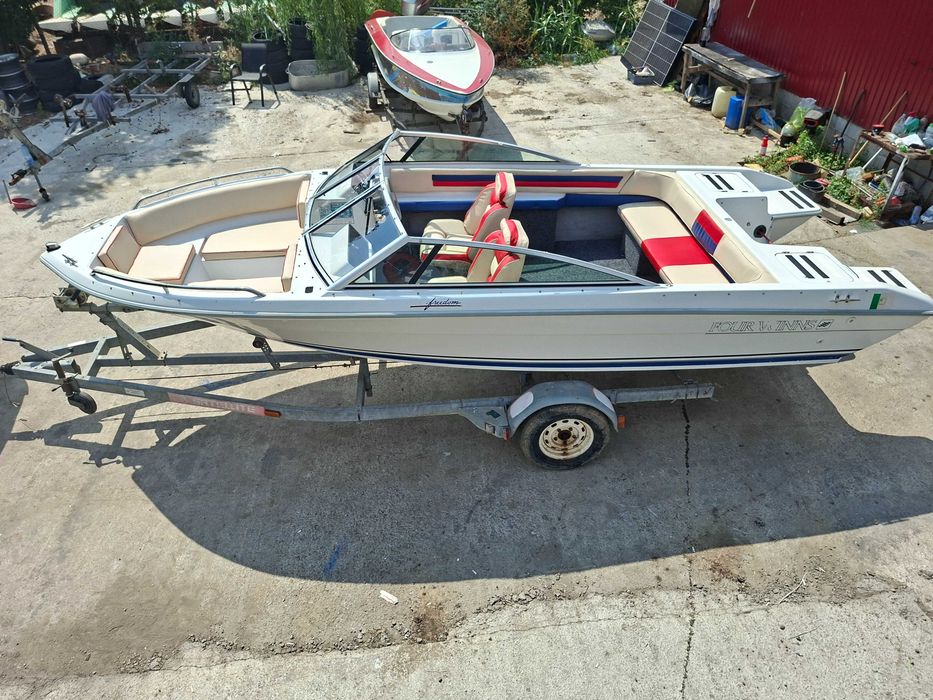 лодка Four Winns 190 Freedom Bowrider