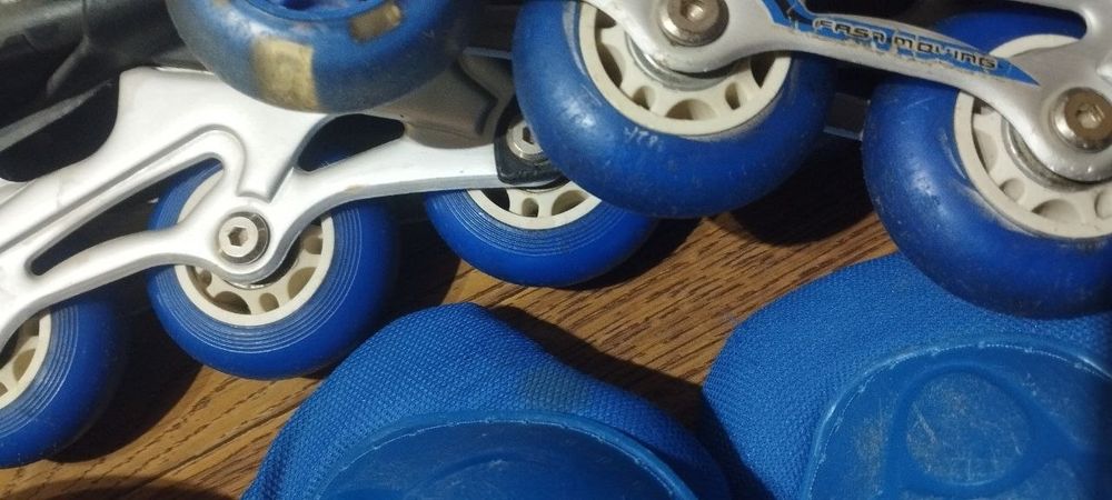 Ролики в хорошем состоянии размер 31-34 от 4до 7лет