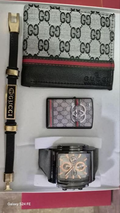 Seturi barbati diferite modele