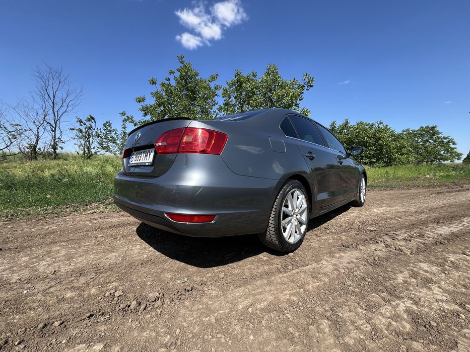 VOLKSWAGEN Jetta 2011 — imagine 4