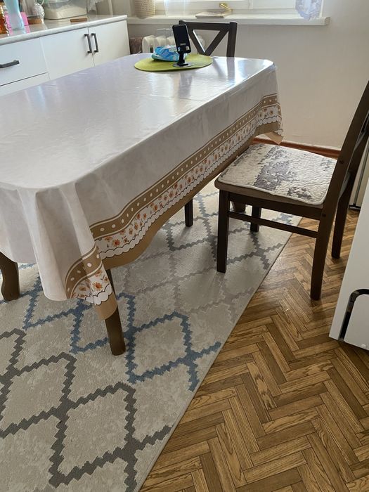 Срочно продам гостевой стол+ 4 стула