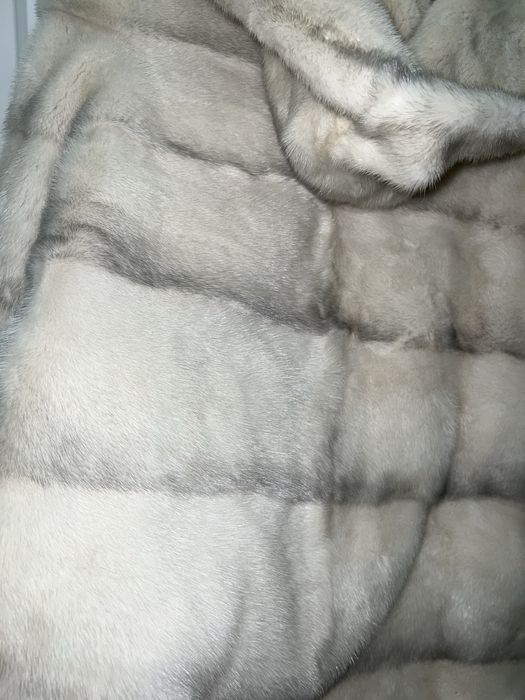 Шуба  норковая.