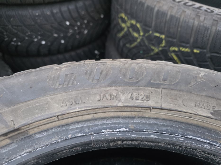 2бр Зимни гуми 195 60 16С - Goodyear