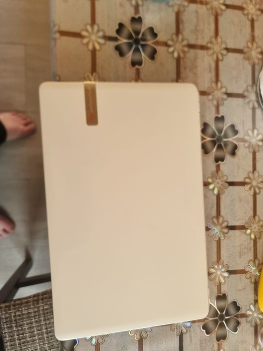 Leptop Pockard bell procesor i5   8ram  ssd nou  pus de 4 zile  rulează windous11