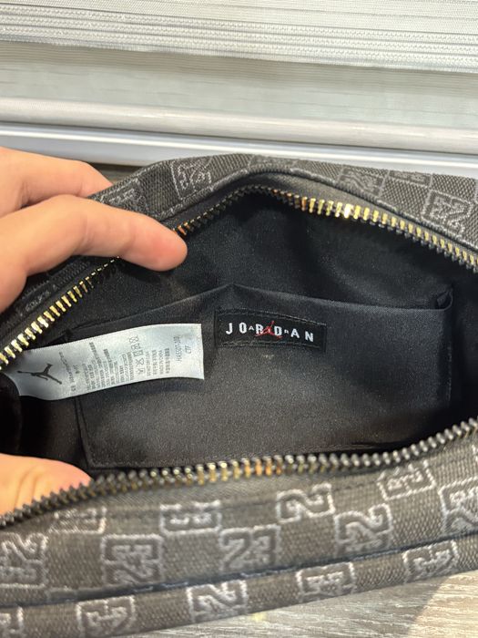 Сумка Jordan Monogram Mini Messenger Bag