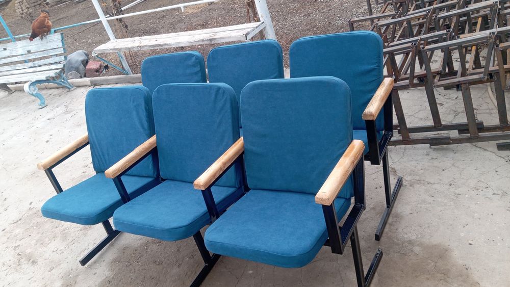 Театральное кресла