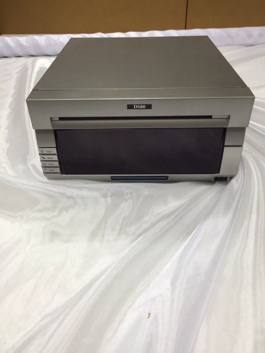 Продавам принтер DS80