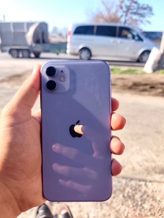 Продам 11 айфон !!!