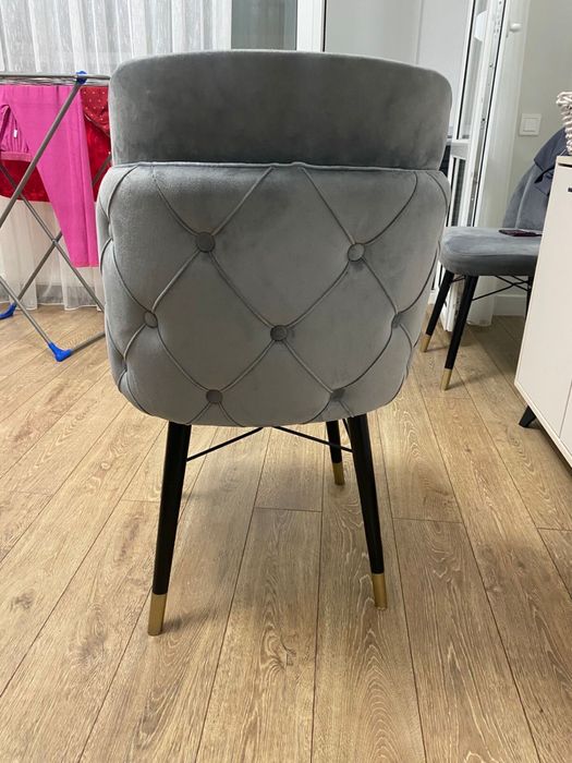 Продам комплект стульев 4 штуки