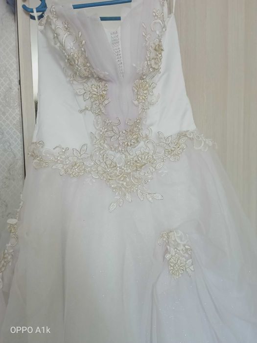 Продам свадебное платье песочное