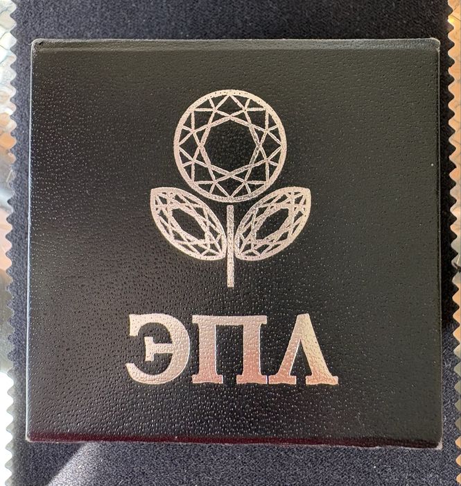 Продам серьги-пуссеты ЭПЛ с бриллиантами