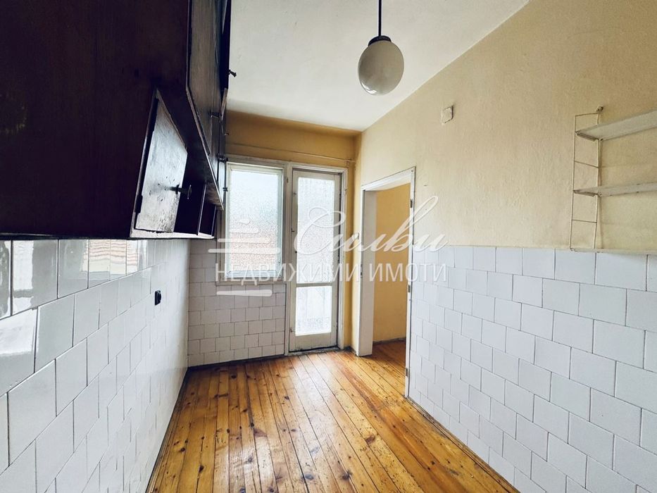 Продава се Многостаен апартамент в Шумен, Математическа гимназия - 110 кв.м за 719 €/кв.м - Снимка #2