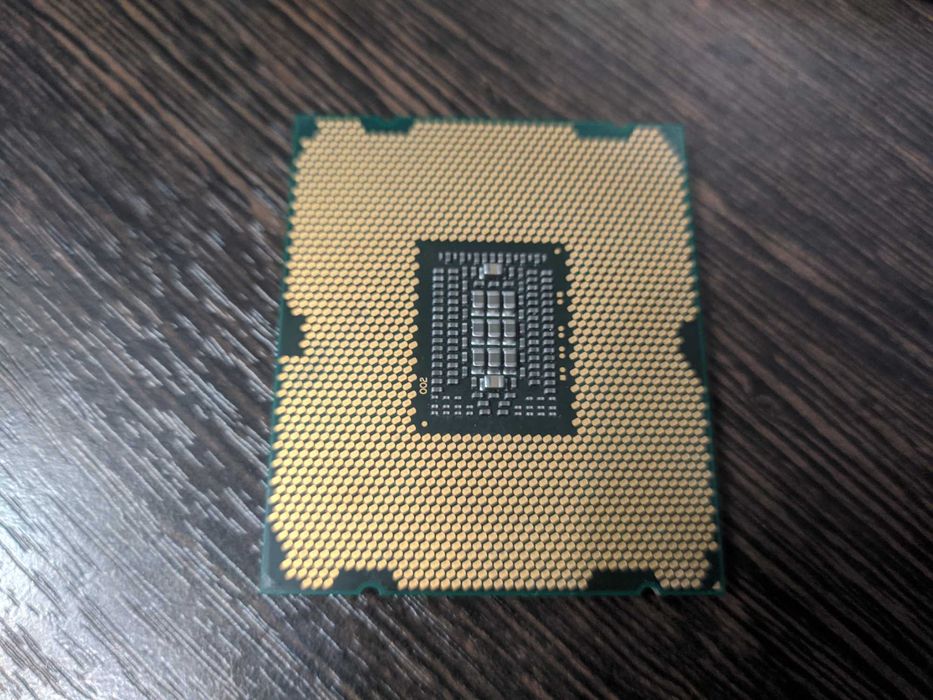 Процессор Intel Xeon E5-2620  2,0 ГГц