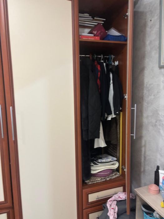 Срочно продам шкаф