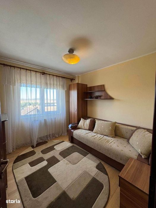 De vanzare apartament 4 camere, pe Bd. Roman Musat,2 bai si 2 balcoane