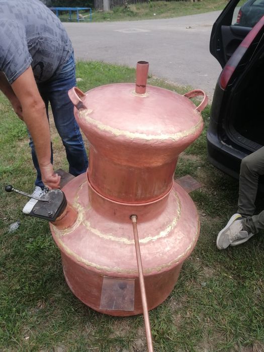 Vand cazane de tuica diferite mărimi avem orice mărime de cazane pe st