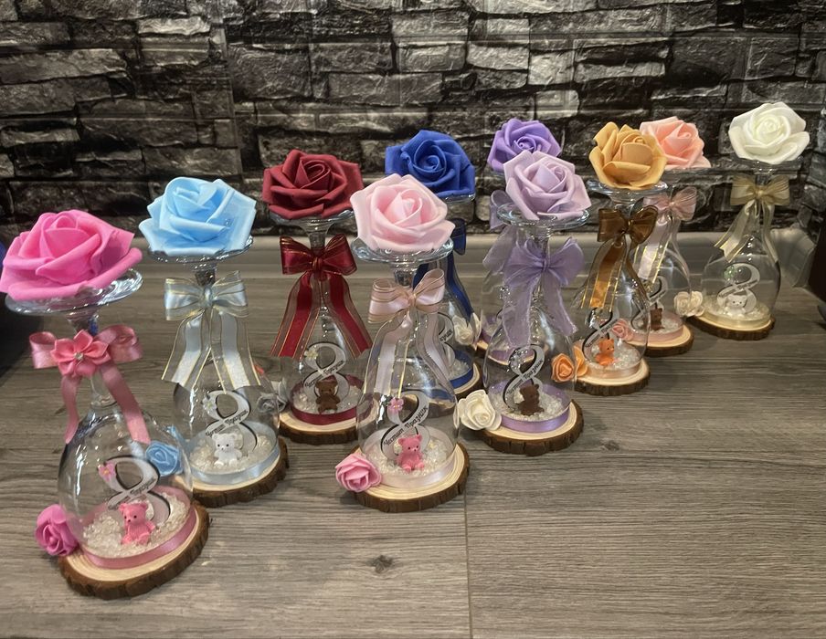 8 март цвете в чаша