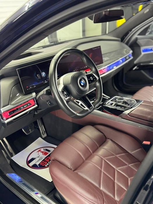 Detailing interior