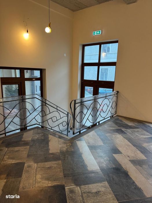 Spatii comerciale , Ultracentral