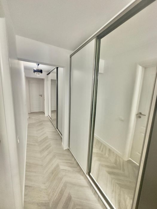 De vanzare apartament 3 camere