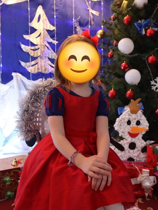 Нарядное платье на 4-5 лет