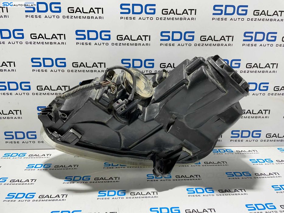 Far Dreapta FARA Xenon Volkswagen Golf 5 Break Combi Variant 2004 - 2008 Cod 1K6941006Q [L2436] (Ureche Lipsa) [AV3133]