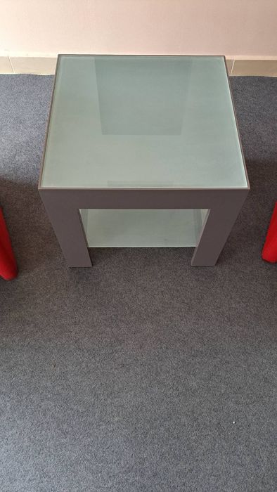 Столове червини и черни офис