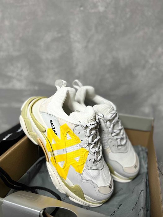 Adidasi Balenciaga Triple S Calitate Premium