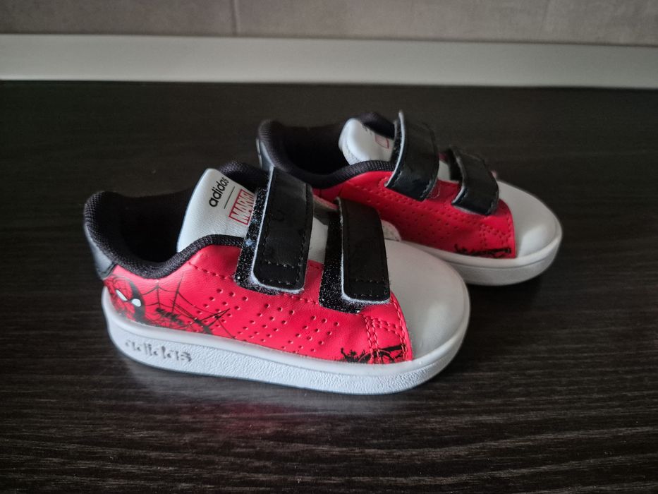 Adidași Adidas, mărimea 20.