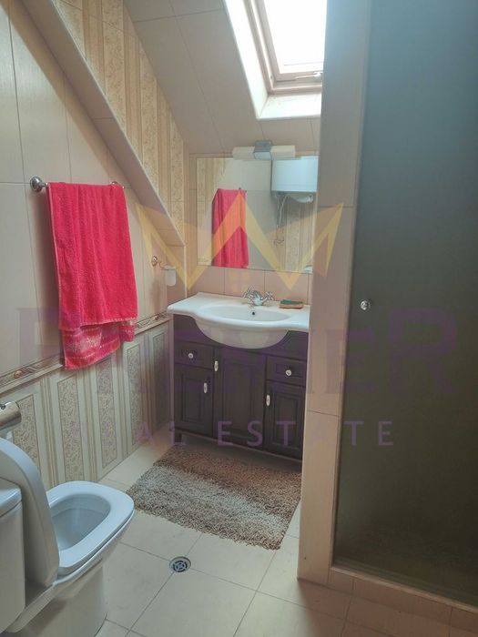 ДВУСТАЕН апартамент кв. Галата.