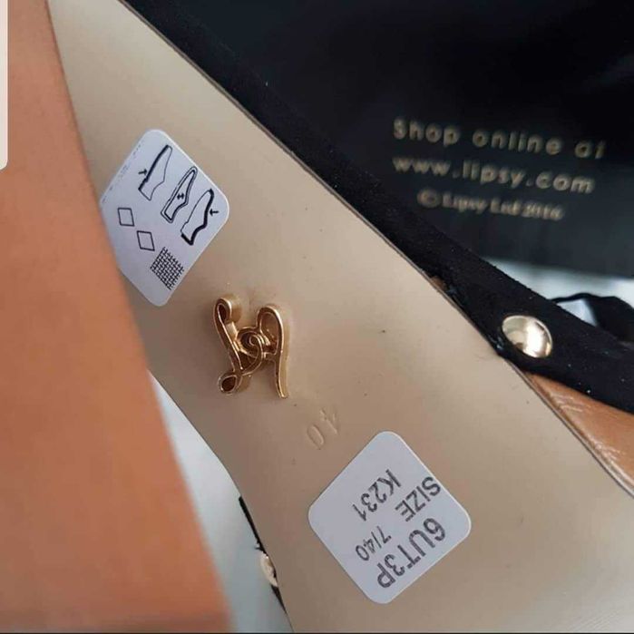 LIPSY 40 номер - черни сандали дебел ток