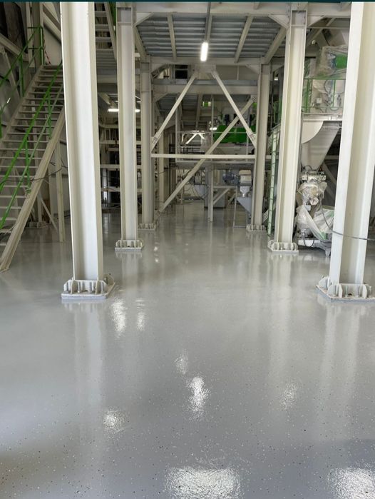 Эпоксидный полы. Топинг затирка.