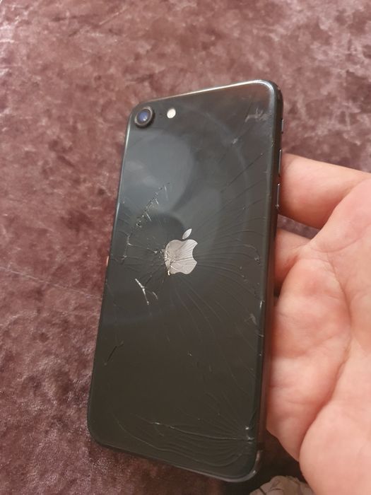 Продам iphone se