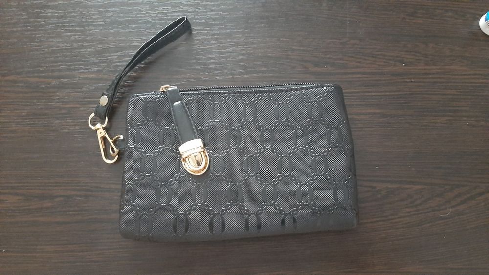 Продам клатч женский