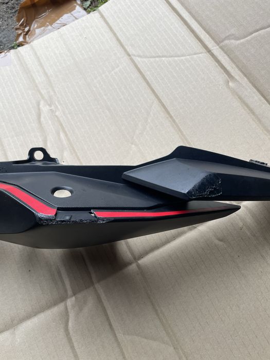 Опашка и страница, лява страна  HONDA CBR 650 r