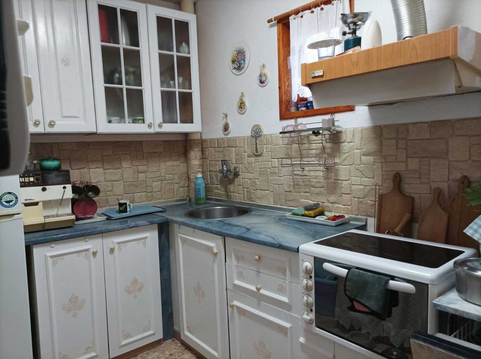 Продава се Къща в Варна, м-т Траката - 350 кв.м за 1200 €/кв.м - Снимка #4