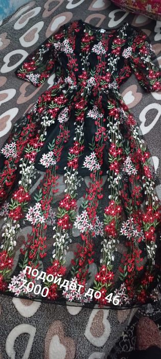 Продам новые платья