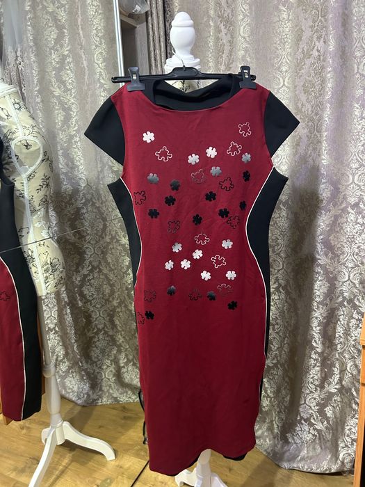 Rochie de seară cu mânecă scurtă