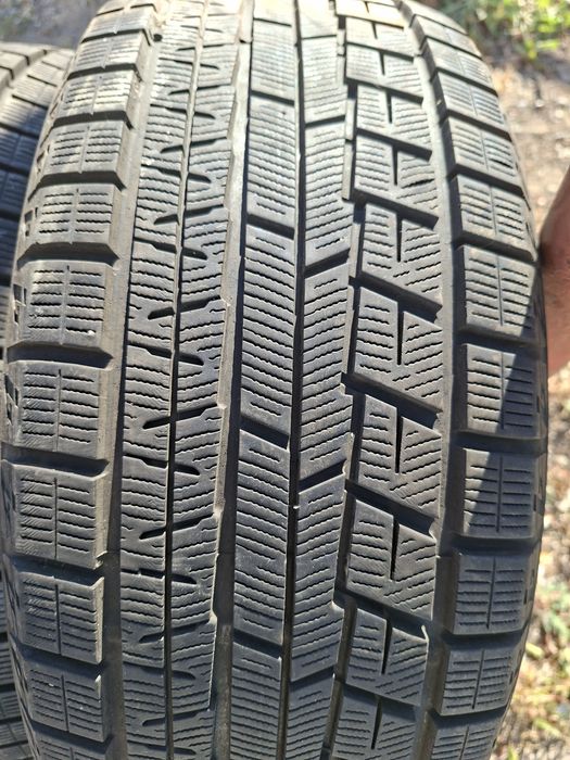 Продам шины 235/45/18 якохама