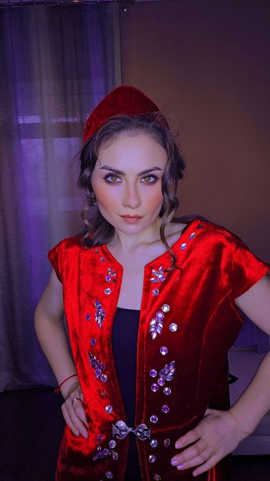 Продам кокошники ручной работы.