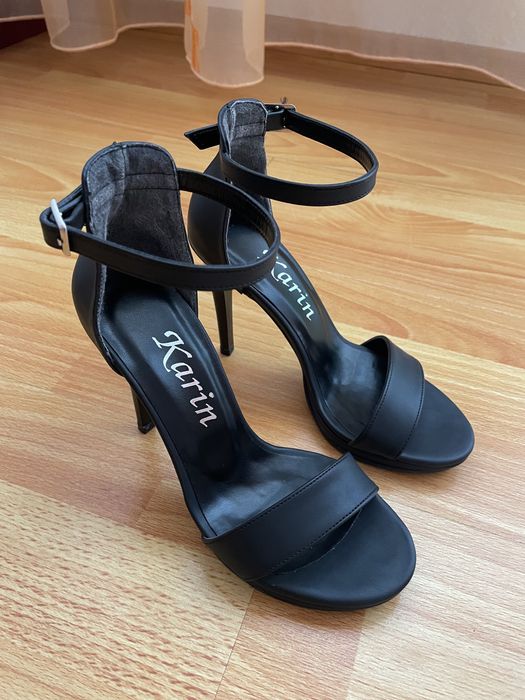 Sandale cu toc stiletto
