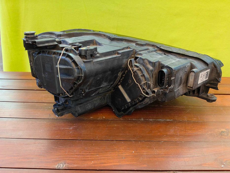 Фар за VW Touran / ВФ Туран