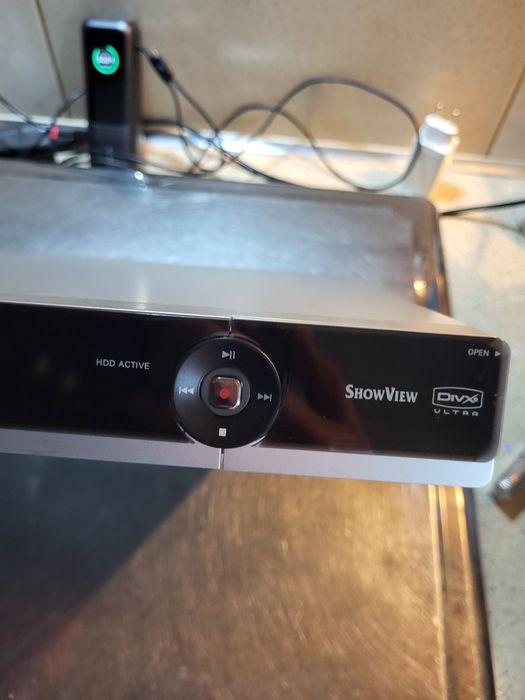 Dvd player recorder cu hdd activ dvdr-3570H , parca  de 160gb fara tel