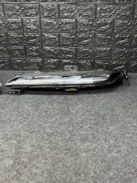 Far stanga dreapta Bmw Seria 7 G70 Swarovski