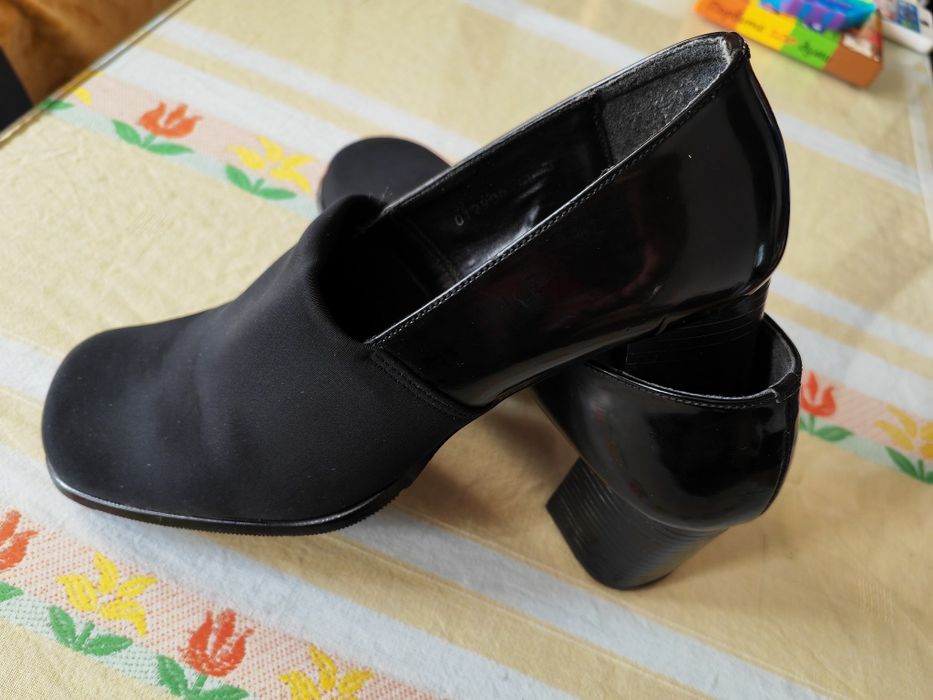 Продавам дамски обувки на ток, 40 номер