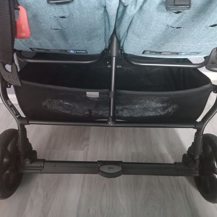 Намалена Количка за близнаци или породени JANE Twinlink, като нова