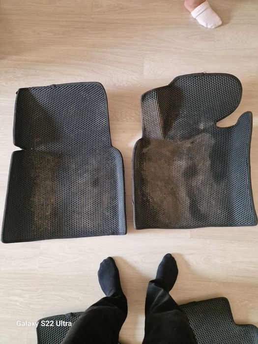 Продам полики на камри 75