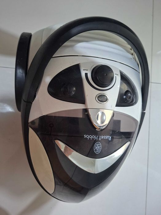 Aapirator Russel Hobbs